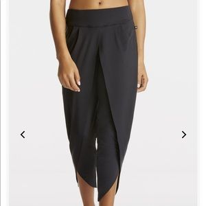Fabletics strato tulip wrap black pants